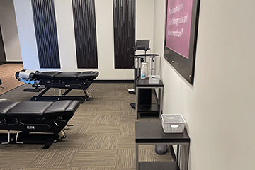 The Joint Chiropractic Edmond Adjustment Bay