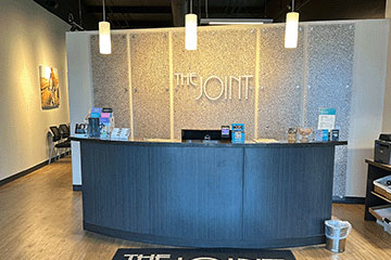 The Joint Chiropractic Wolfchase Front Desk