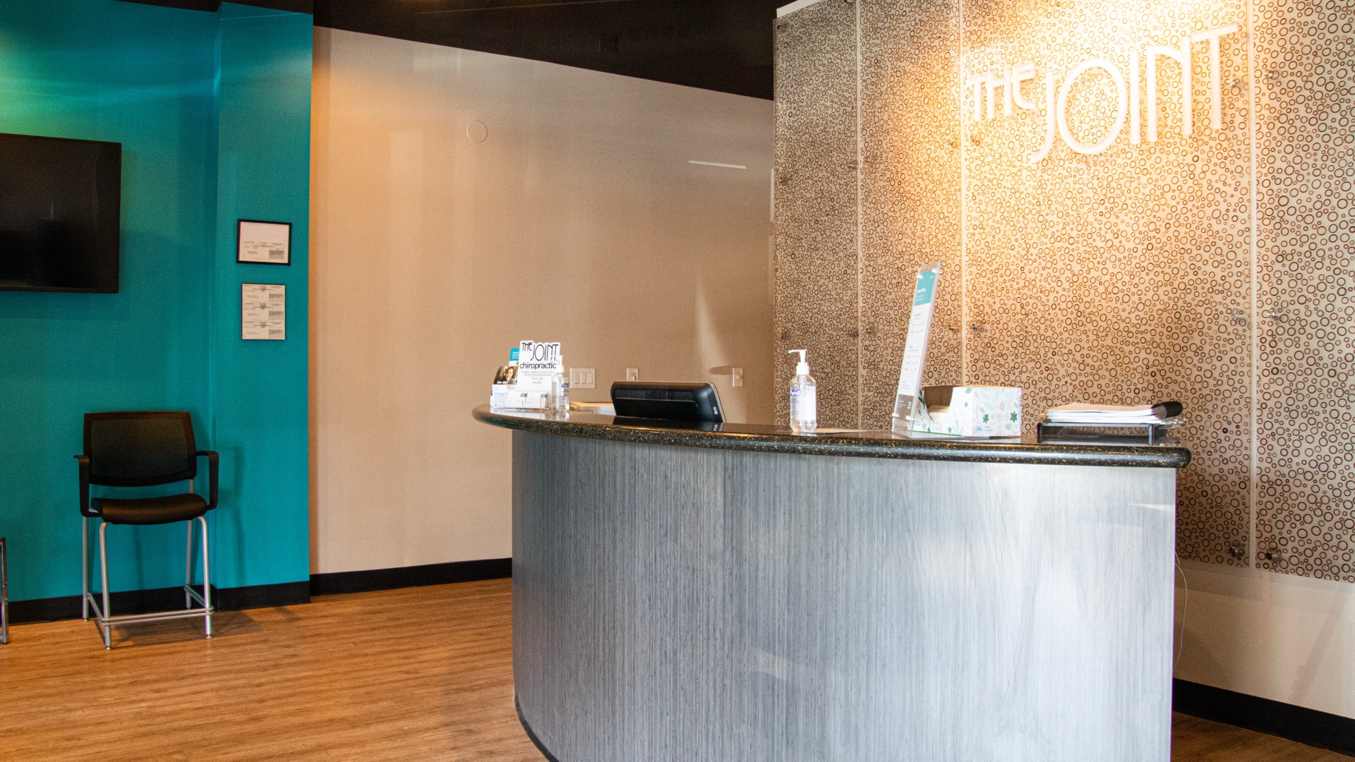 The Joint Chiropractic Woodland Hills Front Desk