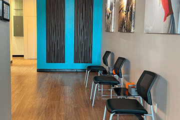 The Joint Chiropractic De Zavala at I-10 Adjustment Bay