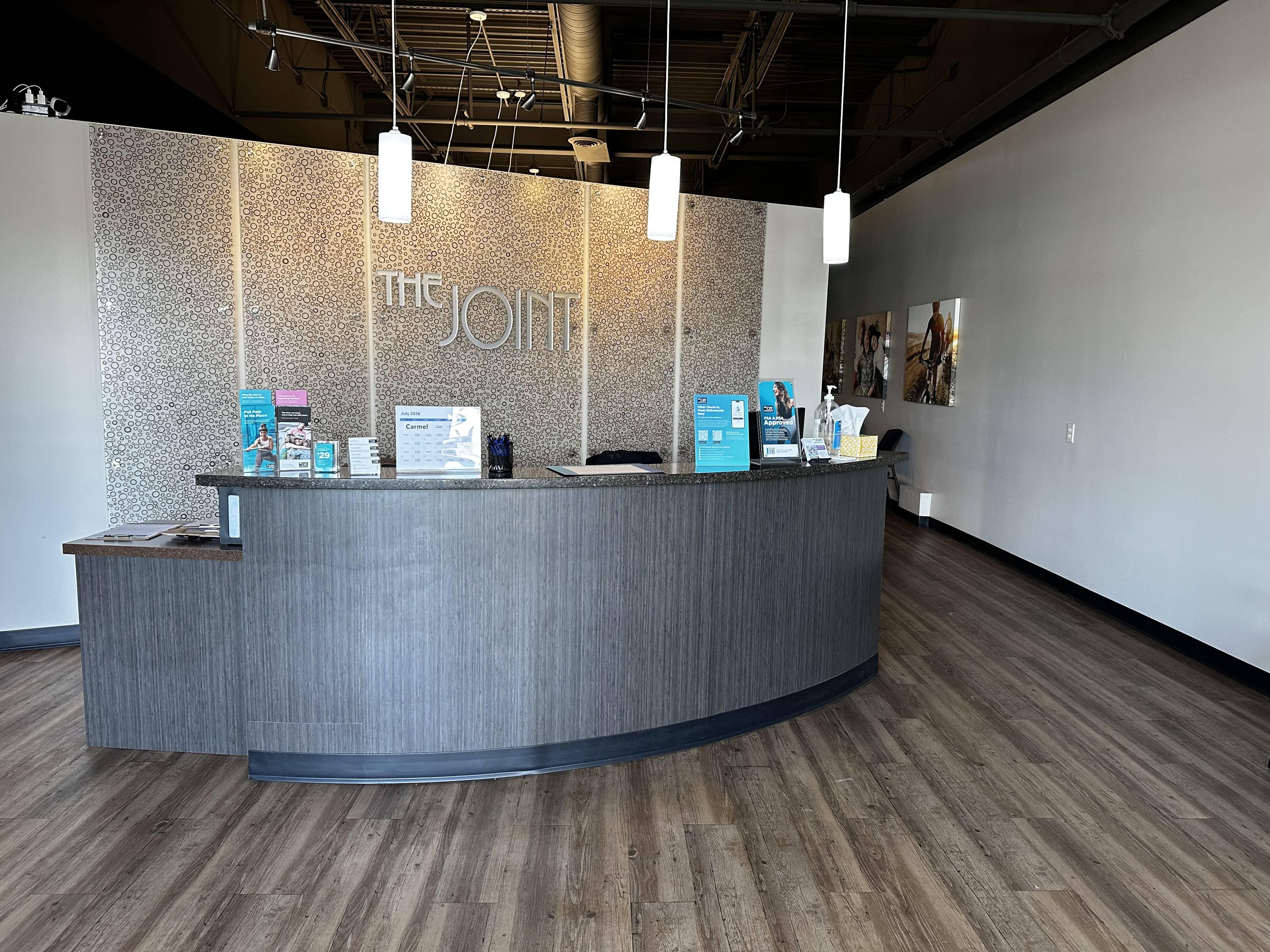 Walk in chiropractic care available evenings and weekends in Carmel, IN