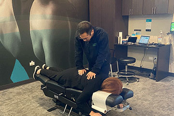The Joint Chiropractic Glen Ellyn Patient Adjustment