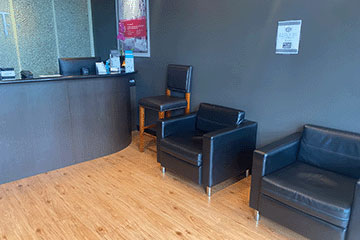 Pearland Parkway Clinic interior image
