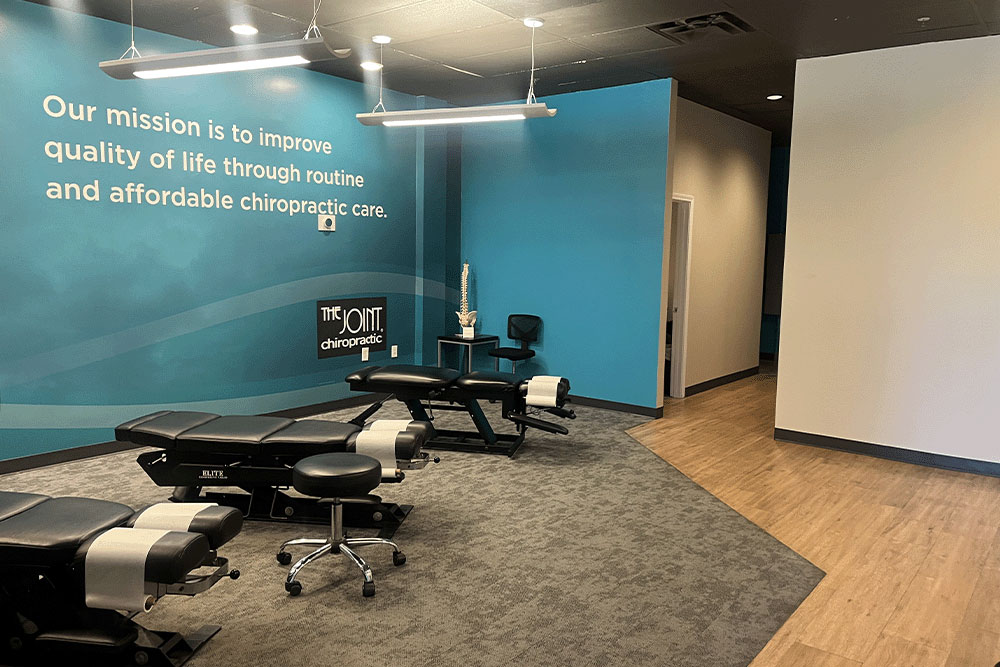 The Joint Chiropractic Dacula Adjustment Bay