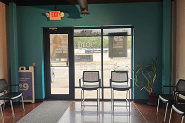 The Joint Chiropractic Lincoln Front Lobby