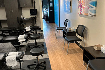 The Joint Chiropractic Gleannloch Farms Adjustment Bay