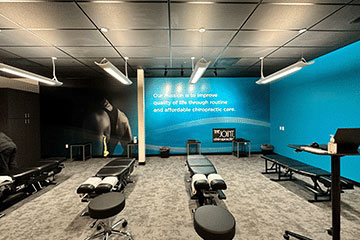 The Joint Chiropractic Calvine Pointe Adjustment Bay