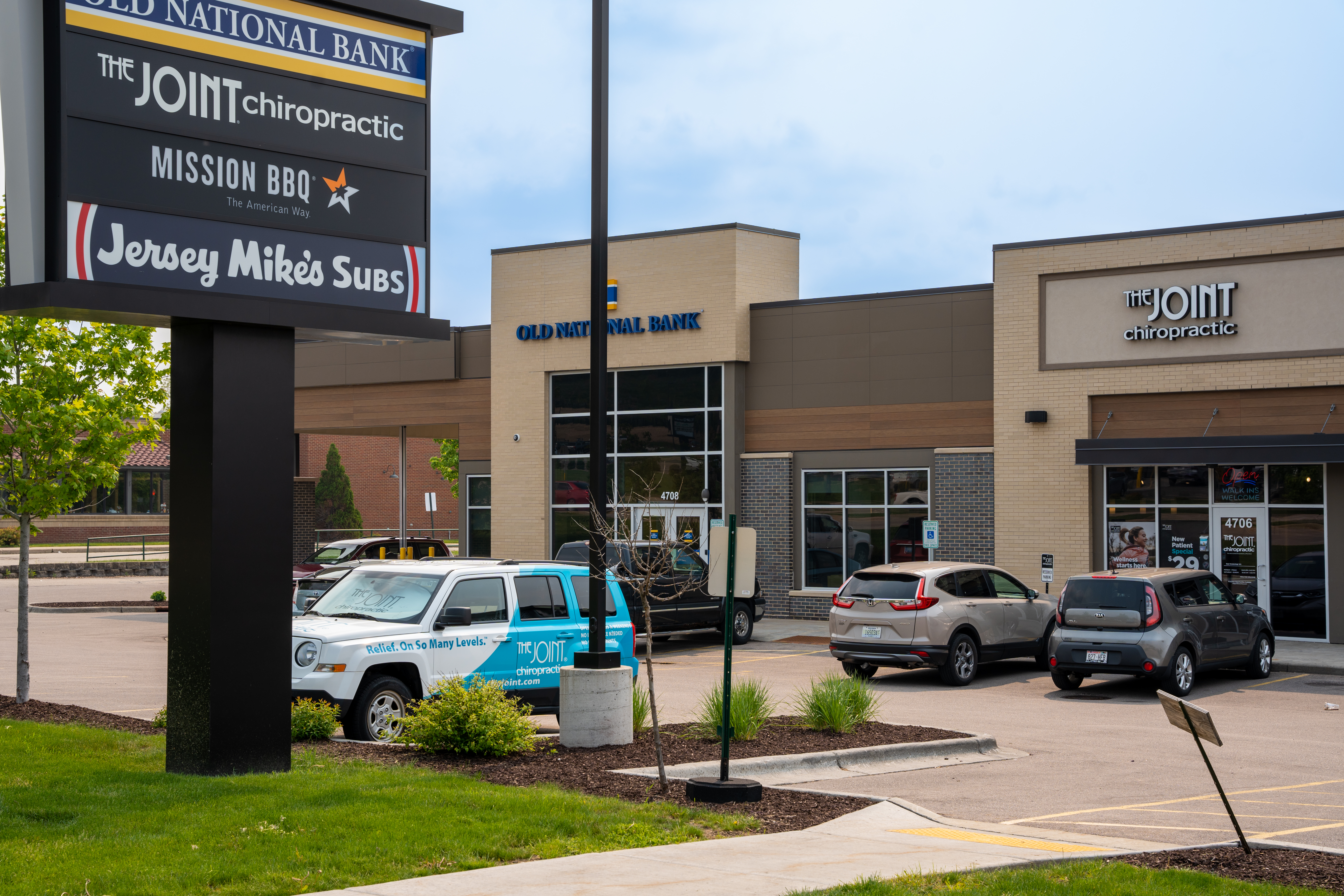 The Joint Chiropractic East Towne Madison Exterior
