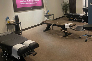 The Joint Chiropractic Desert Ridge Adjustment Bay