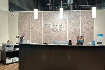 The Joint Chiropractic Collierville Front Desk 