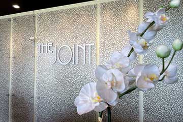 The Joint Chiropractic Willow Lawn Front Desk