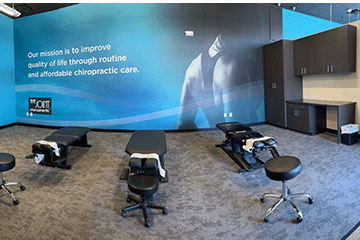 The Joint Chiropractic Tropicana Beltway Adjustment Bay