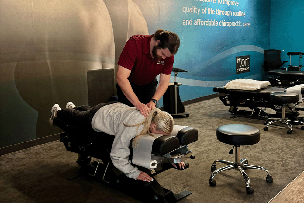 The Joint Chiropractic Wedington Patient Adjustment