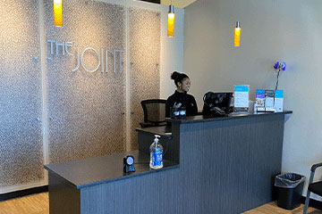 The Joint Chiropractic Kitty Hawk Front Desk