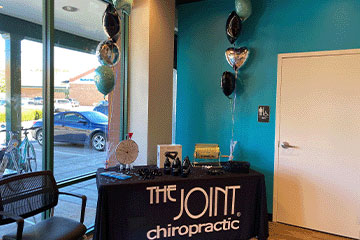 The Joint Chiropractic Prairie Village Front Lobby