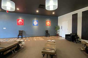 The Joint Chiropractic Willow Lawn Adjustment Bay